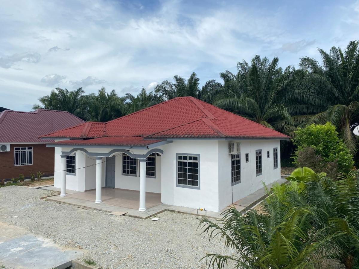 Cempaka Homestay Parit Raja Ngoại thất bức ảnh